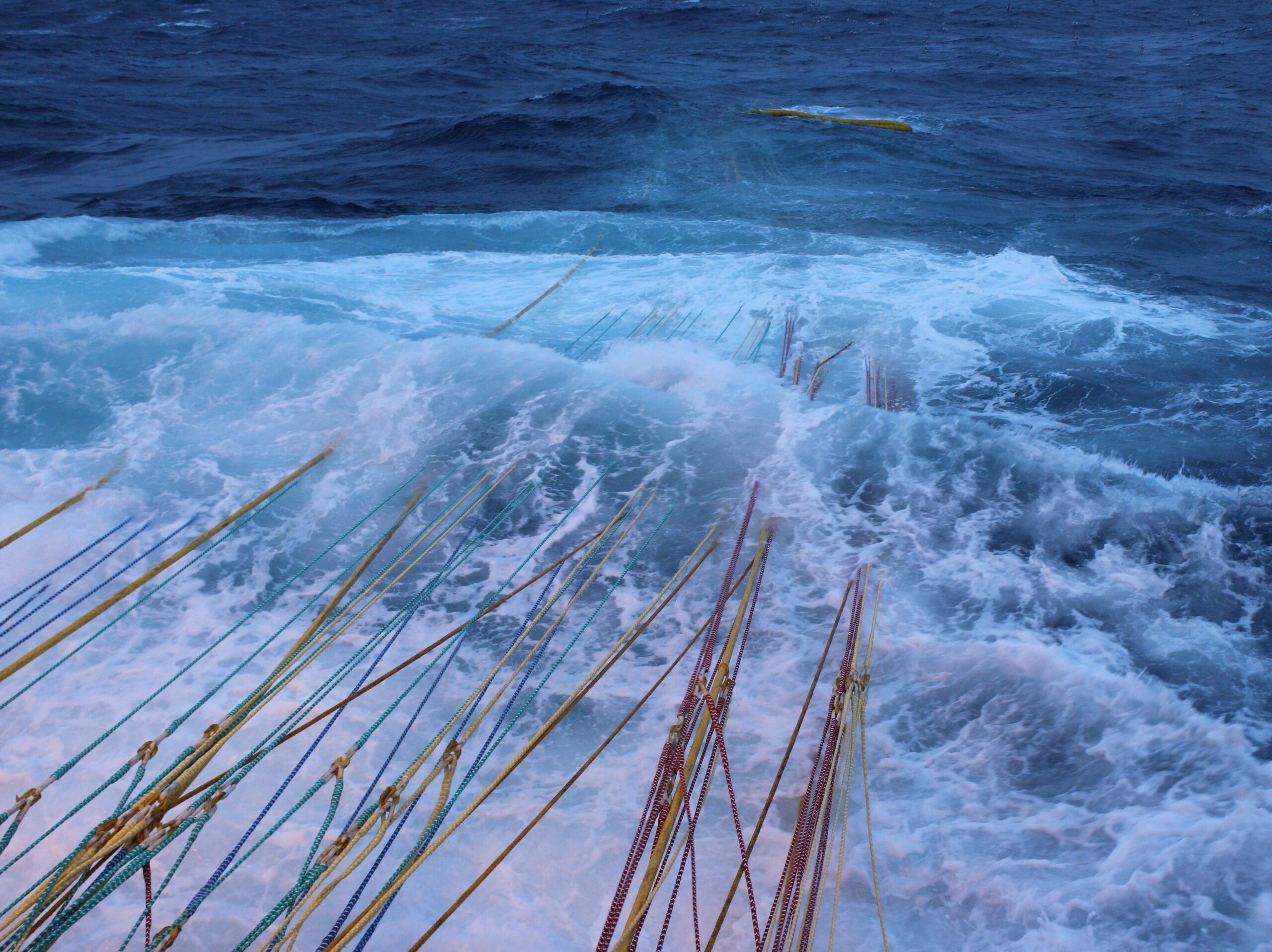 Pelagic fishing with trawl built with Capto in the forenet